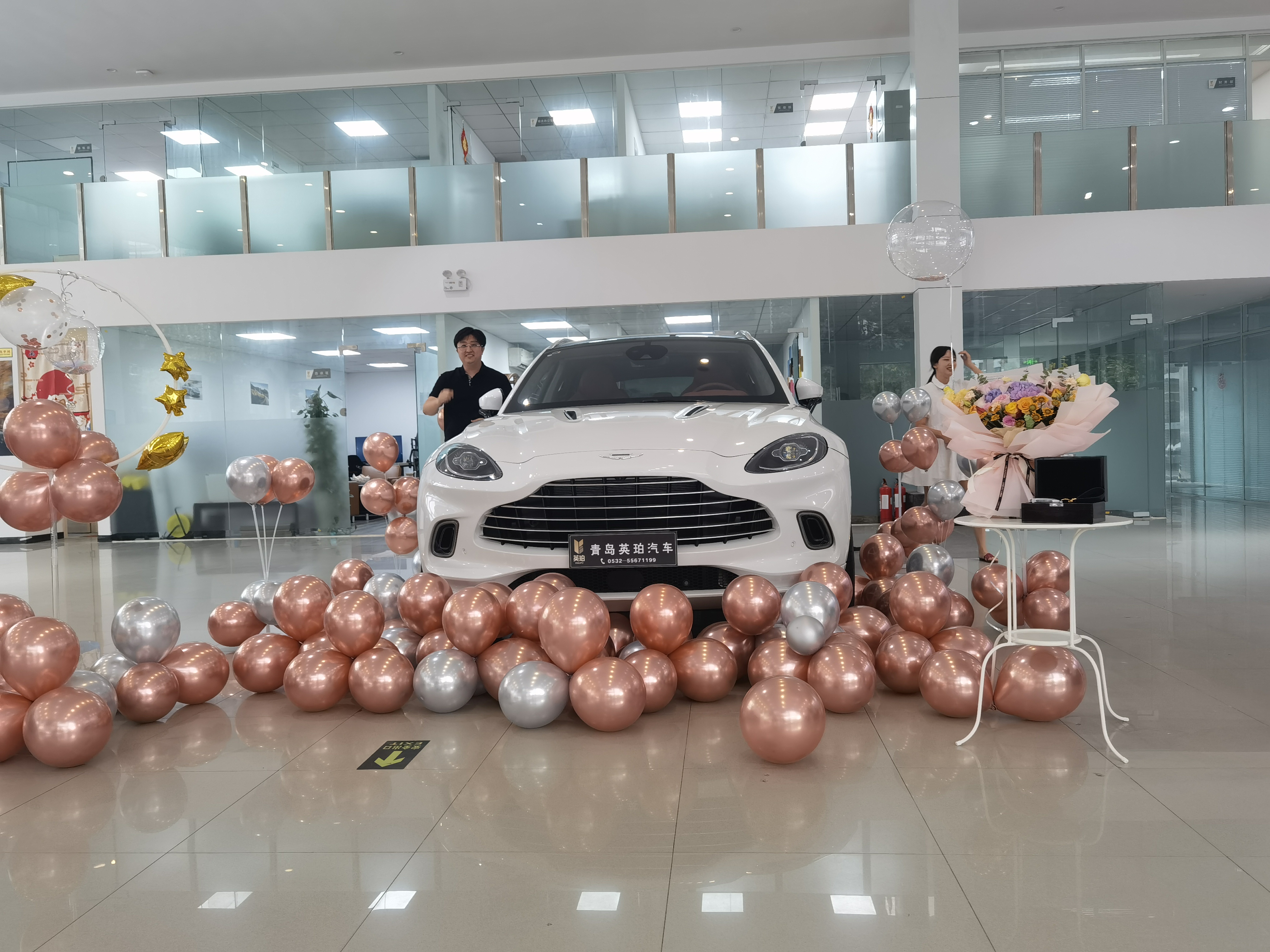 恭喜姜先生喜提愛車阿斯頓馬丁DBX！